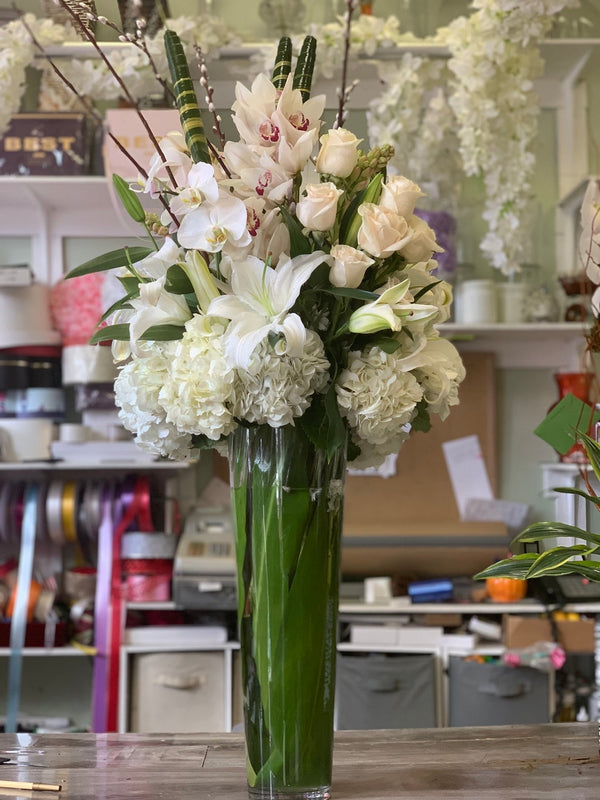 Soft Whites | Brentwood Florist